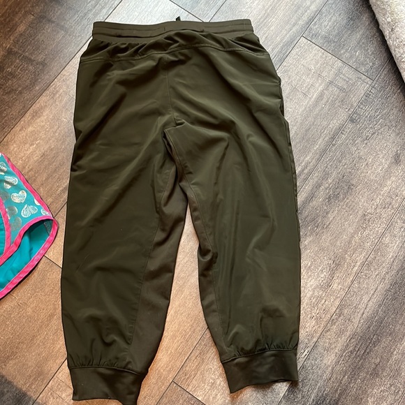 All in motion capris and Danskin shorts - Picture 3 of 7